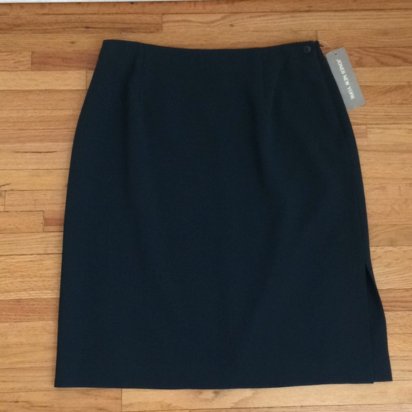 Jones New York classic forest green skirt for work - Picture 3 of 8